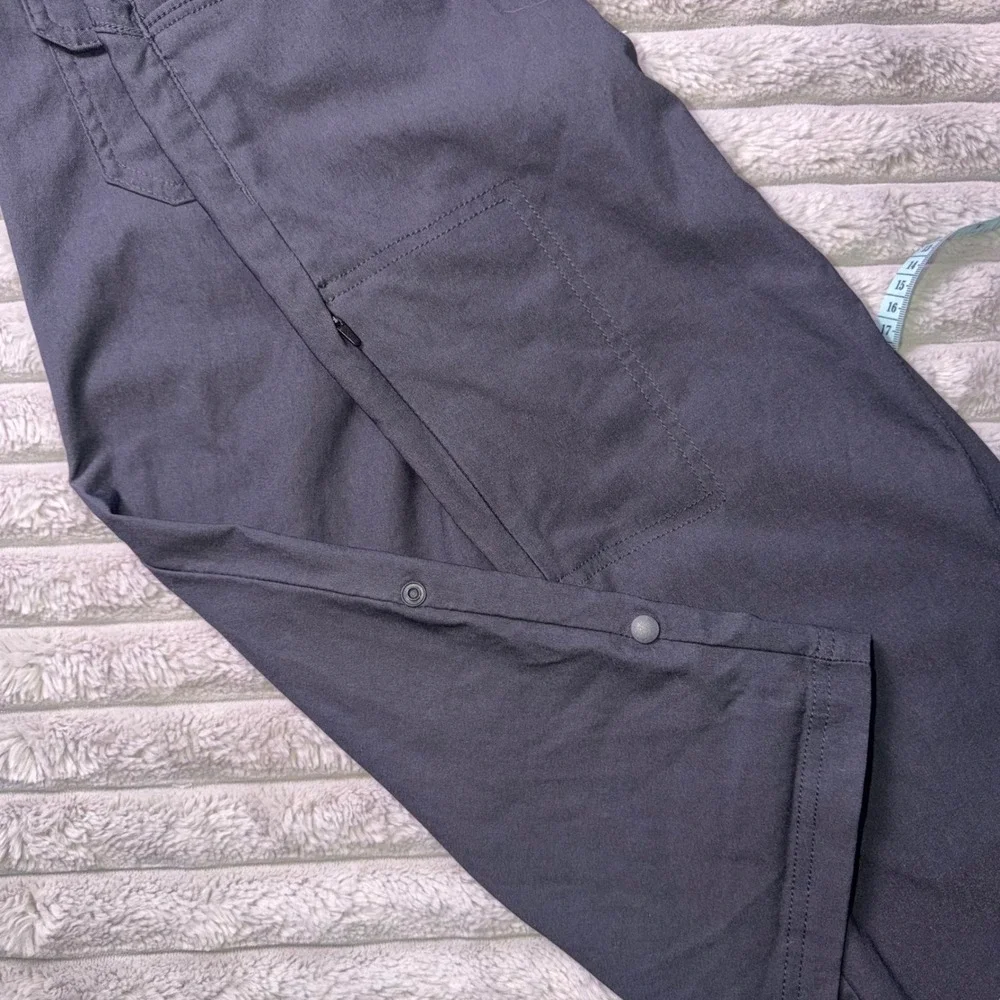 Prana Womens 2 Halle II Roll-Tab Capri Bermuda Shorts Grey Hiking Outdoor ReZion